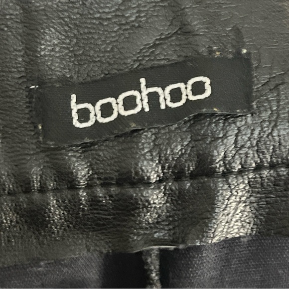 BooHoo Black Shorts Faux Vegan Leather High Waisted Pockets Bikercore Sz S - Picture 7 of 9